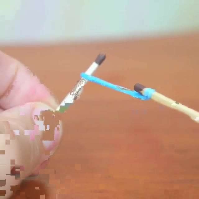 آتش زدن دو چوب کبریت به کمک هم