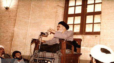 انتقادات امام خمینی به «آخوند درباری»