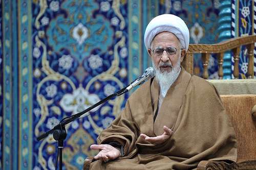 اگر طلبه مراقبت نکند قداست خود را از دست می دهد