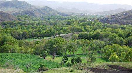 در کشاکش دره قاهان قم در کشاکش دره قاهان قم