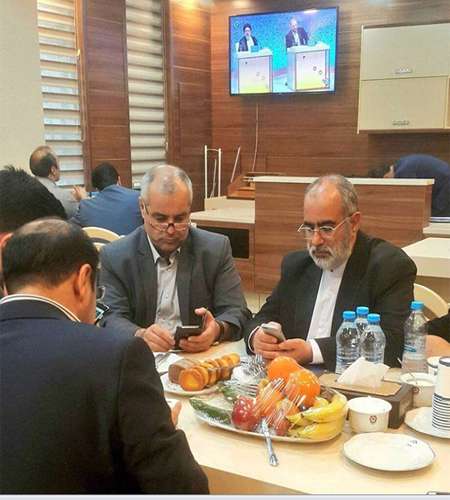 سیاسیون