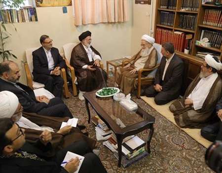 تأکید مراجع عظام تقلید بر حفظ عزت زائران ایرانی