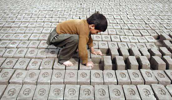 کودکان کار؛ پدیدهای عادی یا معضلی پرچالش در افغانستان