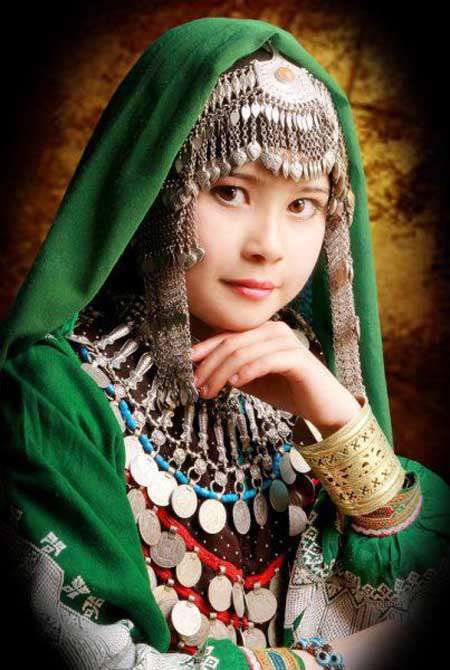 لباس های سنتی زنان و مردان هزاره