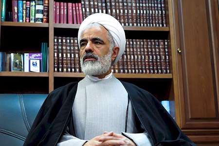 خط بطلان رهبر انقلاب بر حاشیههای سیاسی