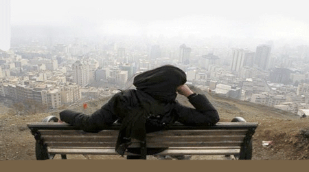 زن دنیا، زود رنج، همسر