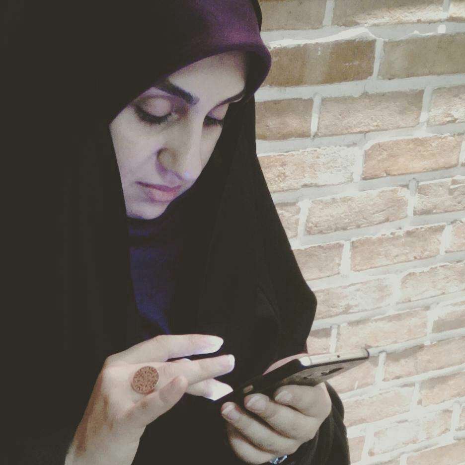 زهرا فرآورده