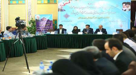 تفکر انتقادی یکی از اضلاع مهم گفتمان تحولی است