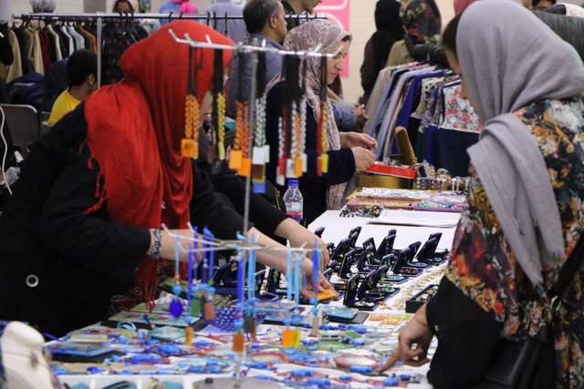 برپایی بازارچه خیریه در مترو