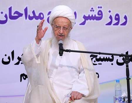 اخلاق، احکام و عقاید اسلامی را در هیئت ها ترویج کنید
