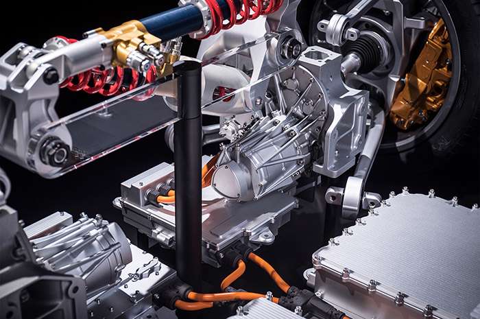 بررسی سیستم تعلیق amg پروژه یک؛ شاهکار مهندسی آلمانی