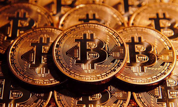 بیت کوین زیر ذره بین