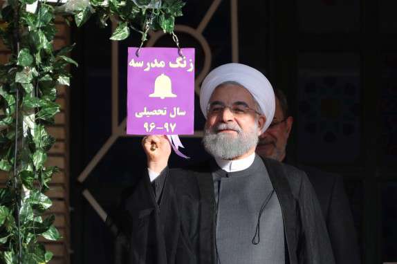 زنگ آغاز سال تحصیلی توسط رئیس جمهور نواخته شد زنگ آغاز سال تحصیلی توسط رئیس جمهور نواخته شد