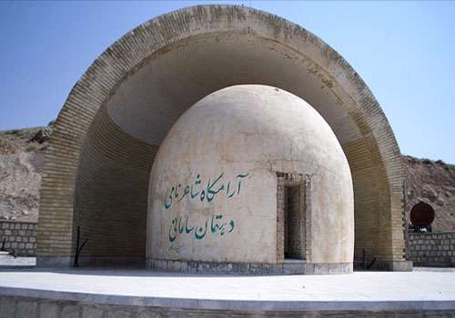 آرامگاه شاعر نامی دهقان سامانی