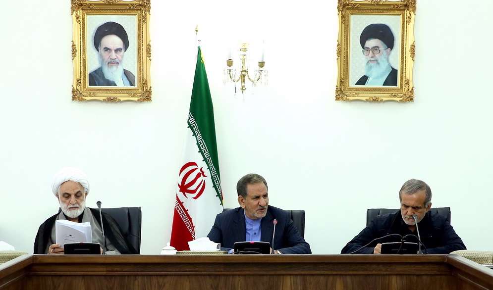 اجازه ندهیم مبارزه با فساد به موضوعی سیاسی تبدیل شود اجازه ندهیم مبارزه با فساد به موضوعی سیاسی تبدیل شود