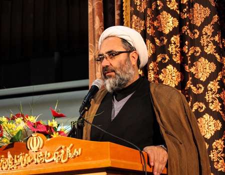 تدوین کتاب «زاهدان راه عشق»؛ زندگینامه ۸۷ شهید روحانی