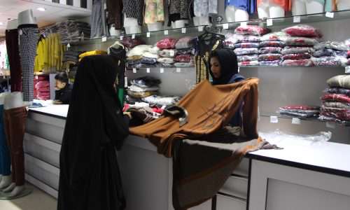 فروشنده زن