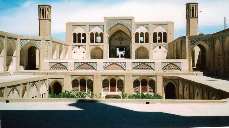 مسجد و مدرسه آقابزرگ