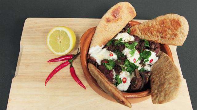 سالاد انگلیسی با سس جگر