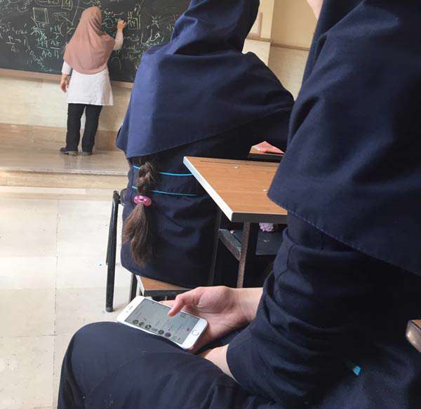 تاثیر شبکه های اجتماعی بر روابط، دستاورد تقدیری دوره اول پژوهشسرای آفرینش در بخش غرفه