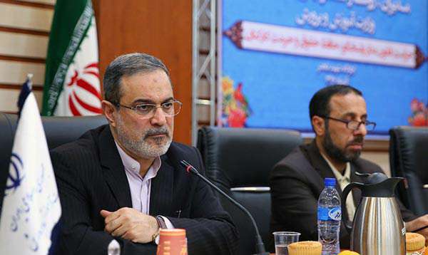 ایجاد آرامش وحفظ آبروی معلم، اولویت اول حراست باشد