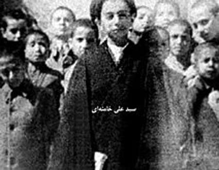 نگاهی گذرا به زندگینامهی حضرت آیتاللهالعظمی سید علی حسینی خامنهای