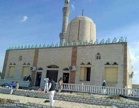 مقتل وجرح أكثر من 365 شخصا في هجوم بعبوة ناسفة وأسلحة على مسجد في سيناء