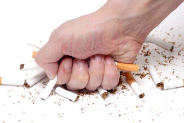اسپری دهانی و آدامس ترک سیگار، دستاورد تقدیری دوره اول شهید طهماسبی در بخش غرفه