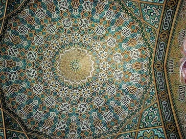 Image result for ‫مدرسه چهارباغ اصفهان‬‎