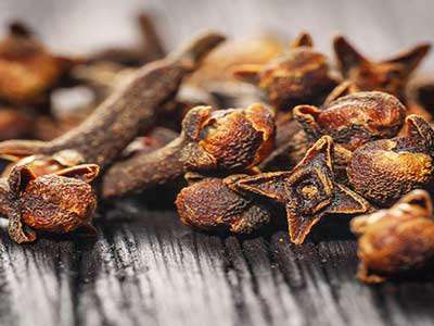 روش های ﺑﻬﯿﻨﻪ ﺳﺎزی اﺳﺘﺨﺮاج اوژﻧﻮل، دستاورد تقدیری دوره اول ﻓﺮزاﻧﮕﺎن 2 ﺗﻬﺮان در بخش سمینار
