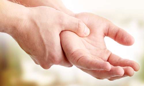 دلایل شایع لرزش دستها دلایل شایع لرزش دستها