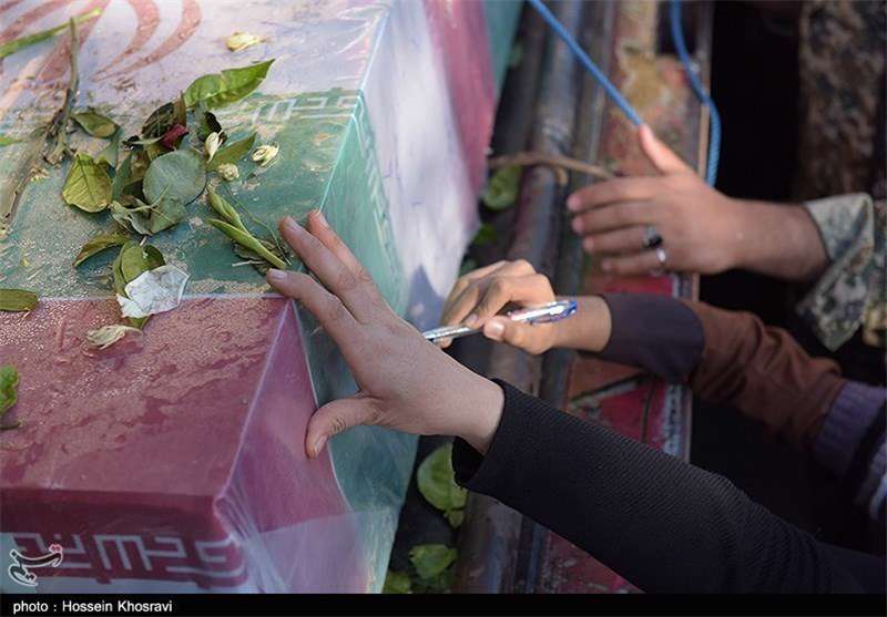 جزئیات تشییع ۳۰۰ شهید دفاع مقدس در ۲۹ استان کشور جزئیات تشییع ۳۰۰ شهید دفاع مقدس در ۲۹ استان کشور