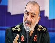 فوجی محاذ میں ایران کے دشمنوں کو پسپا کردیا ہے: جنرل سلامی