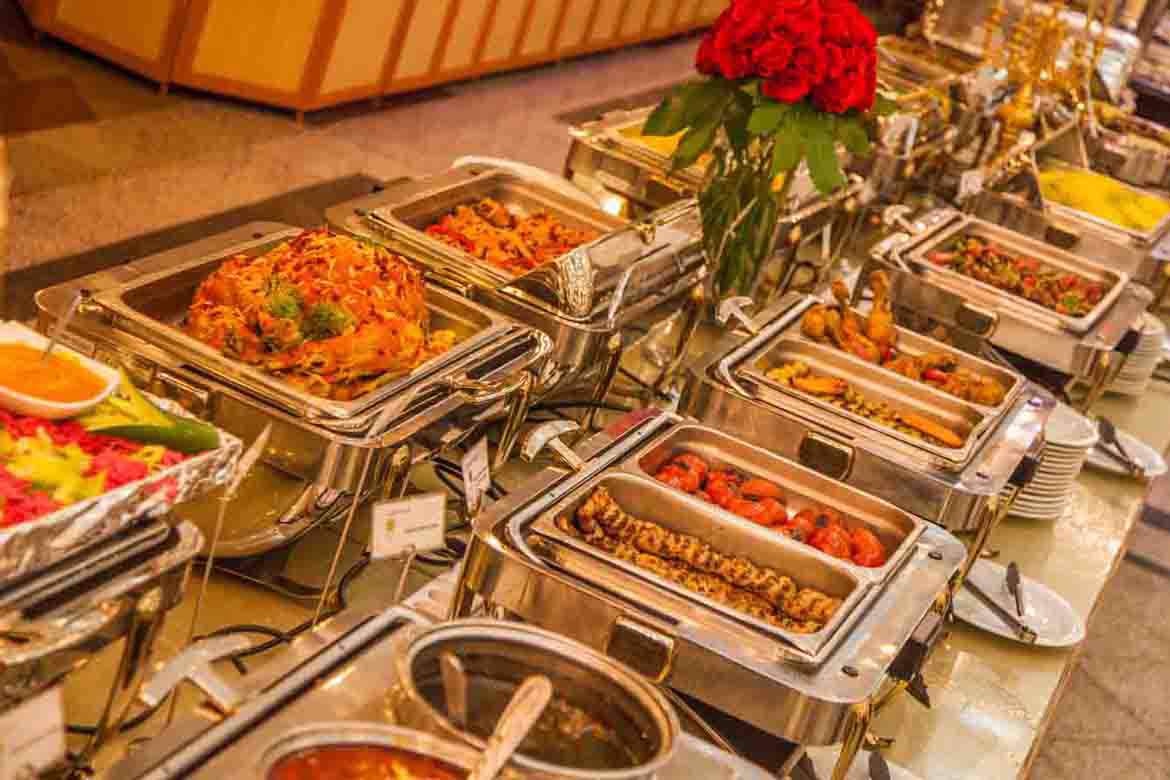 آداب پذیرایی در میهمانی ها