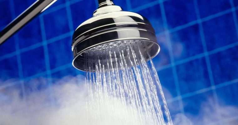 دوش صبحگاهی بهتر است یا شبانگاهی دوش صبحگاهی بهتر است یا شبانگاهی