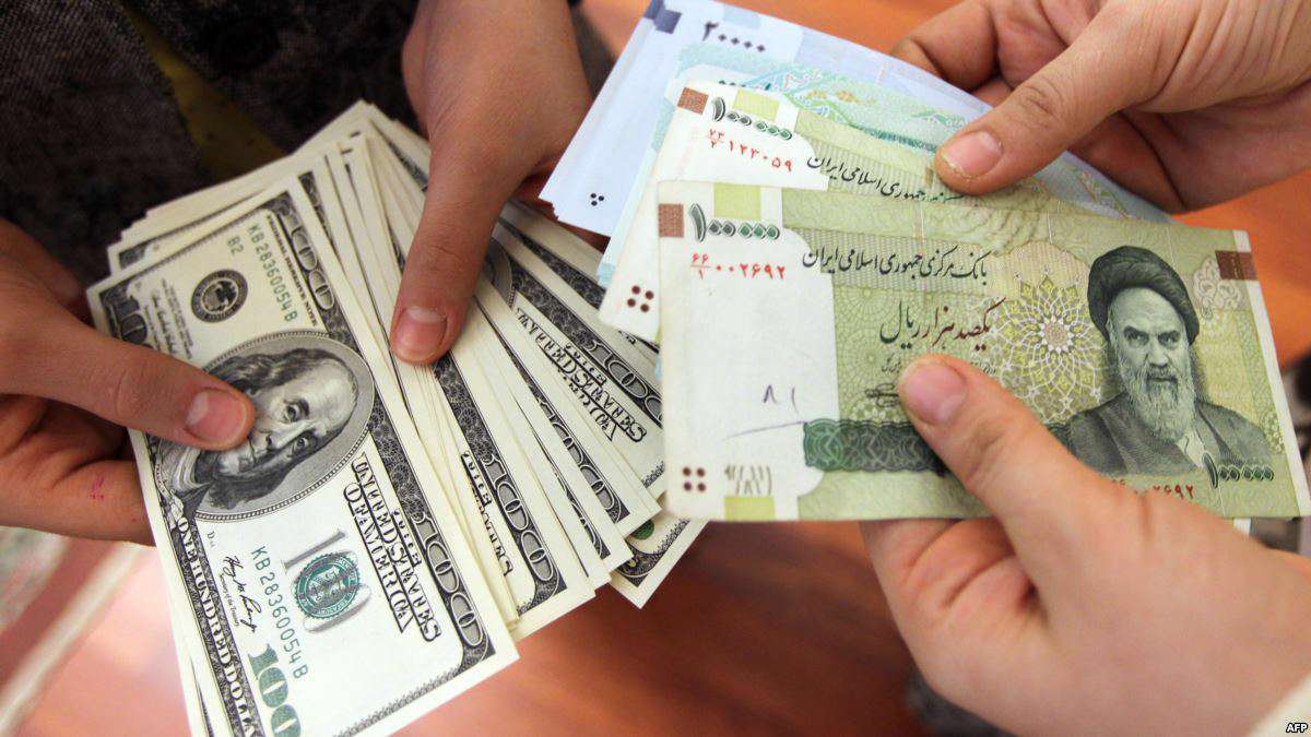 جدال عرضه و تقاضا در کانال 4700 تومانی برای دلار/ یورو به یک قدمی سقف تاریخی ۶ هزار تومانی رسید