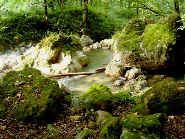 روستای فوشه و غار خون فوشه روستای فوشه و غار خون فوشه