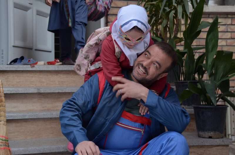 همه در تاریکی یکسان هستند همه در تاریکی یکسان هستند