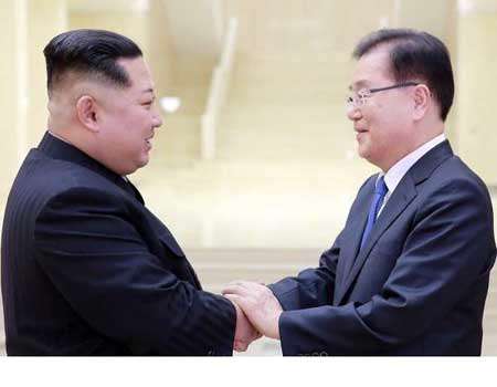 أول قمة بين الكوريتين منذ 11 عاما على الخط الفاصل بين البلدين 