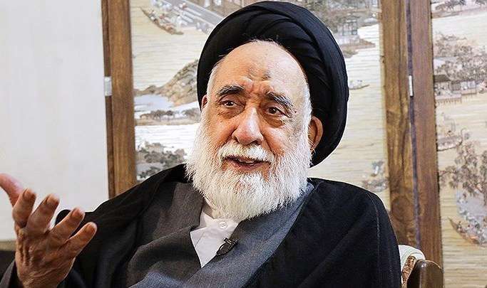 امام جماعت، پیامبر یک محله است امام جماعت، پیامبر یک محله است