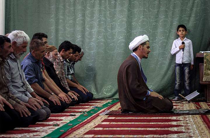 از قم تا آب بیدِ گَتوند؛ وقتی جوشش عشق به امام حسین علیه السلام ورق را برمی گرداند از قم تا آب بیدِ گَتوند؛ وقتی جوشش عشق به امام حسین علیه السلام ورق را برمی گرداند