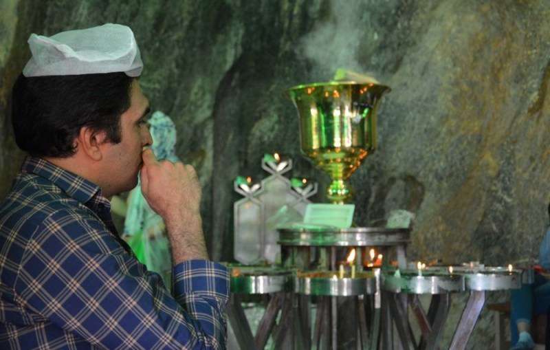 آیین جهانی زرتشتیان در «چک چک» اردکان آغاز شد