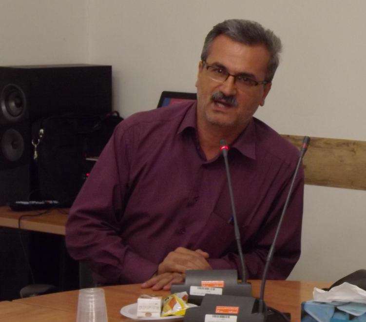 برای نمایشنامههای غربی به راحتی مجوز میدهند