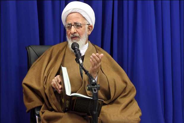 توشه ابدی انسان از انس با قرآن و نهج البلاغه به دست می آید توشه ابدی انسان از انس با قرآن و نهج البلاغه به دست می آید