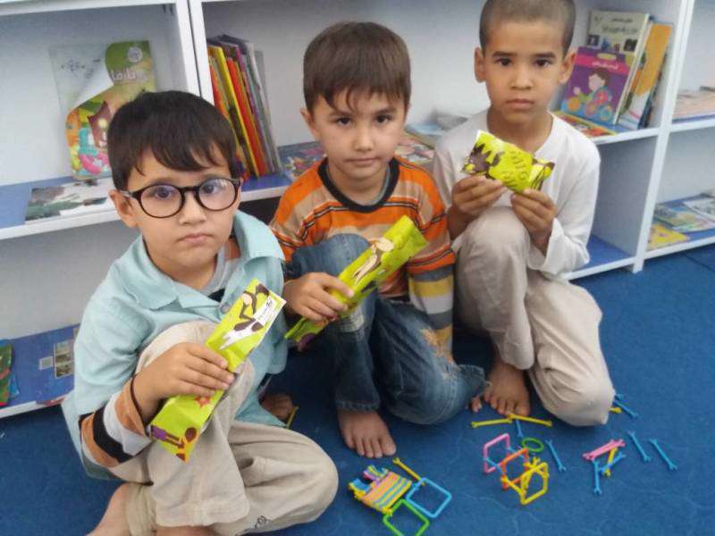 کلبه ای کاغذی، برای کودکان محروم