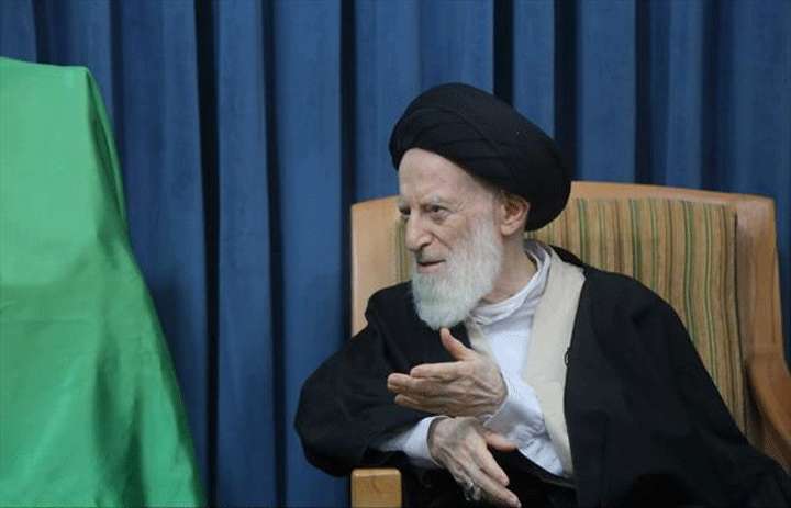 عرفان های دروغین دکان است و عوام را به بازی گرفته اند عرفان های دروغین دکان است و عوام را به بازی گرفته اند