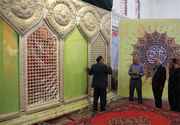 بازدید مسئولان حرم امام حسین(ع) از نیمضریح خیمهگاه امام سجاد(ع) بازدید مسئولان حرم امام حسین(ع) از نیمضریح خیمهگاه امام سجاد(ع)