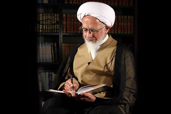 کسی که با آبروی مسلمانی معامله می کند، از درون آتش می گیرد کسی که با آبروی مسلمانی معامله می کند، از درون آتش می گیرد