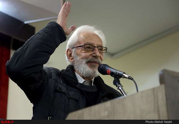 جمشید مشایخی تا شنبه در بیمارستان تحت درمان است
