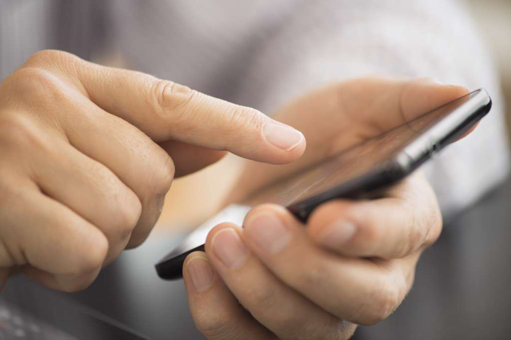 مقاومت در بازار تلفن همراه